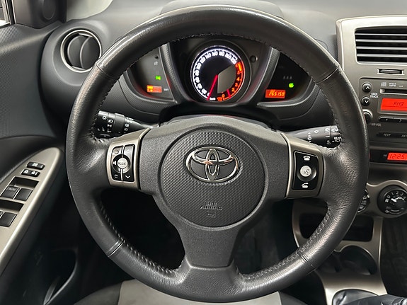 Toyota Urban Cruiser 15 of 21