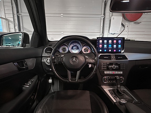 Mercedes-Benz C180 14 of 30