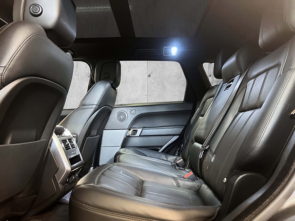 Land Rover Range Rover Sport 27 of 30
