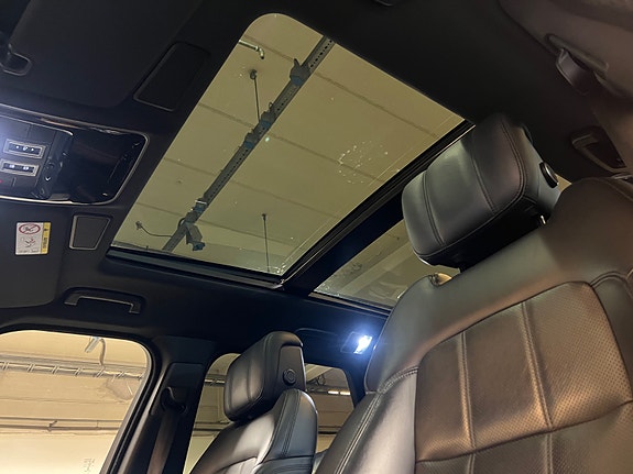 Land Rover Range Rover Sport 24 of 30