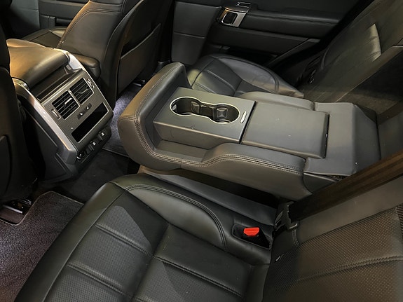 Land Rover Range Rover Sport 28 of 30