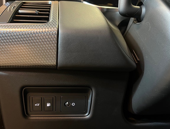 Land Rover Range Rover Sport 17 of 30