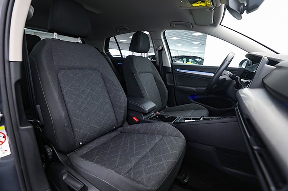 Volkswagen Golf VIII 21 of 30