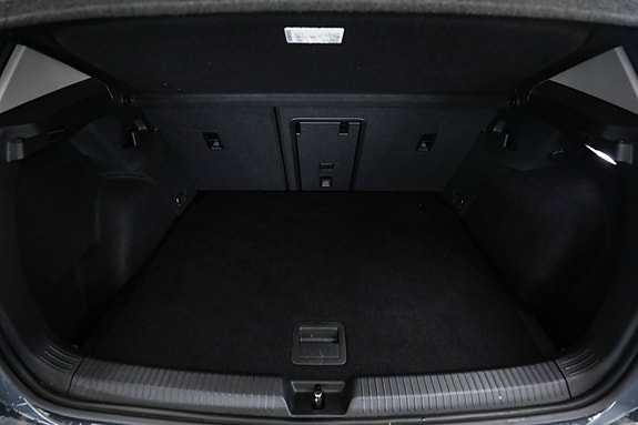 Volkswagen Golf VIII 23 of 30