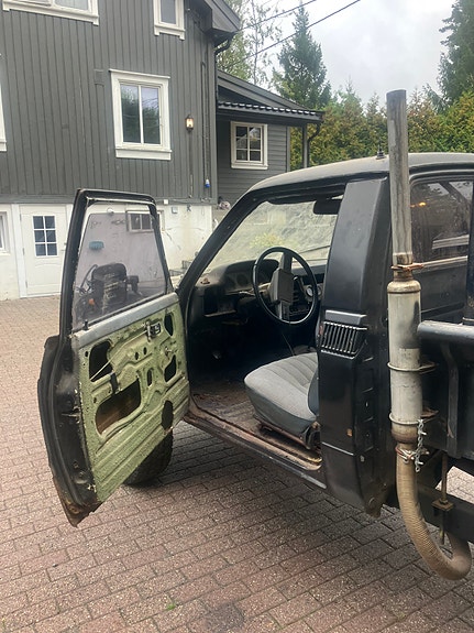 Toyota HiLux 5 of 24