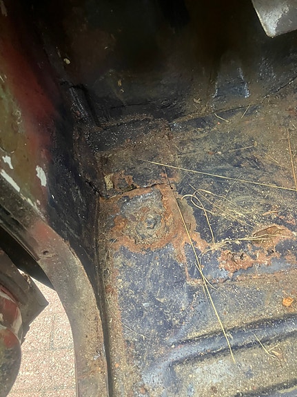 Toyota HiLux 17 of 24