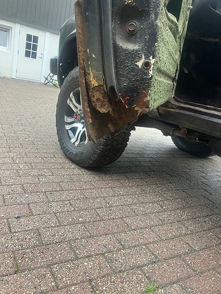 Toyota HiLux 19 of 24