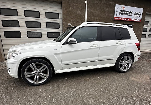 Mercedes-Benz GLK220 9 of 25