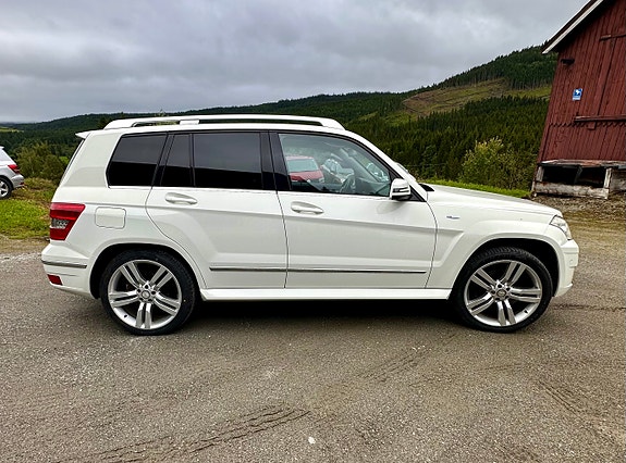 Mercedes-Benz GLK220 10 of 25