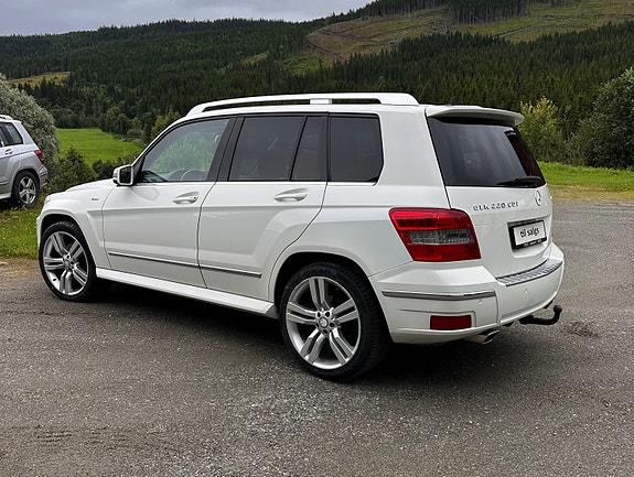 Mercedes-Benz GLK220 13 of 25