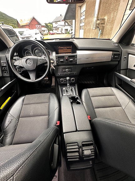 Mercedes-Benz GLK220 20 of 25