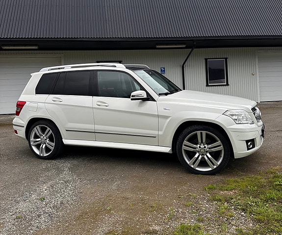 Mercedes-Benz GLK220 4 of 25