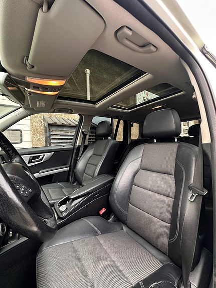 Mercedes-Benz GLK220 19 of 25