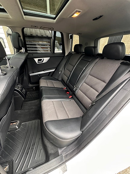 Mercedes-Benz GLK220 24 of 25