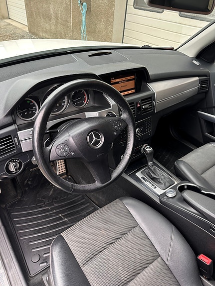 Mercedes-Benz GLK220 15 of 25