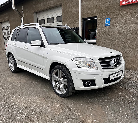 Mercedes-Benz GLK220 8 of 25