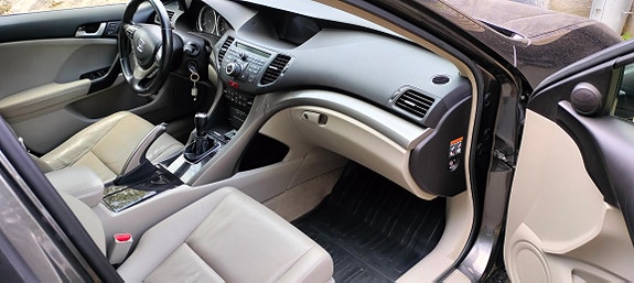 Honda Accord 15 of 22