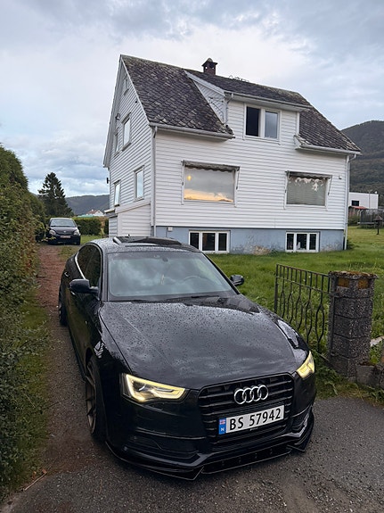 Audi A5 4 of 30