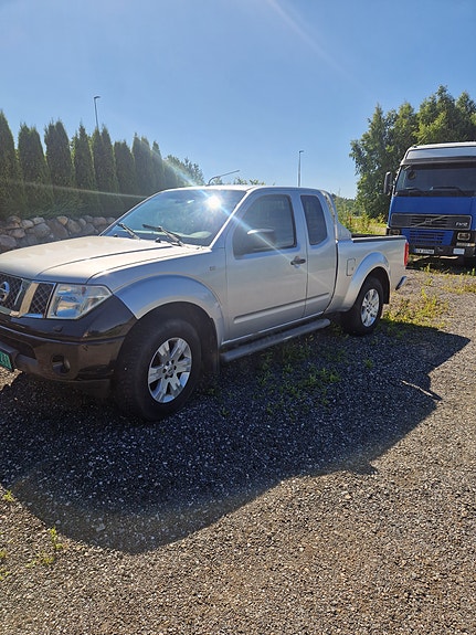 Nissan Navara 2 of 10