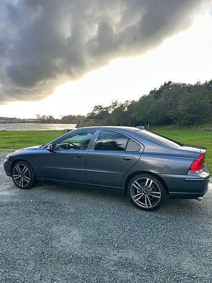 Volvo S60 3 of 27