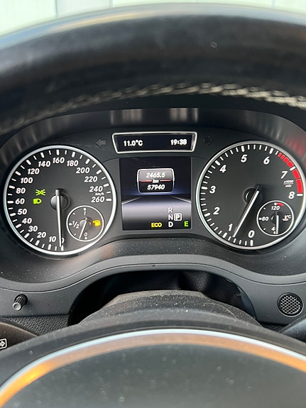 Mercedes-Benz B180 12 of 13