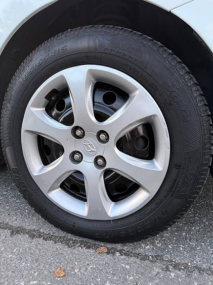 Hyundai Accent 13 of 19