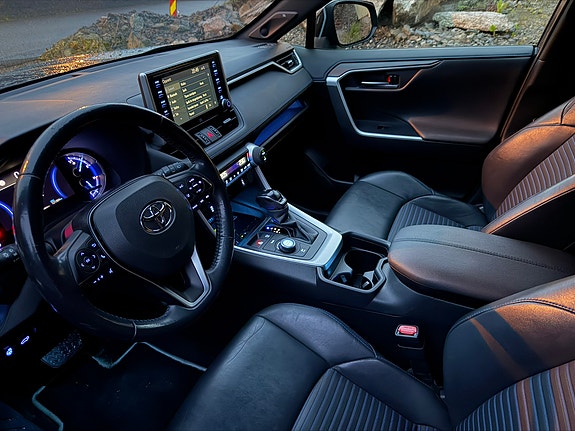 Toyota RAV4 5 of 26