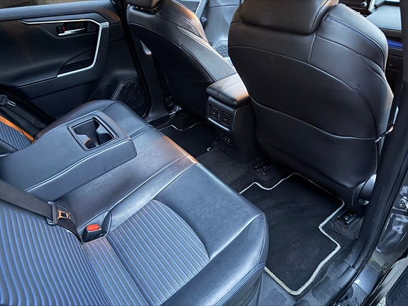 Toyota RAV4 21 of 26