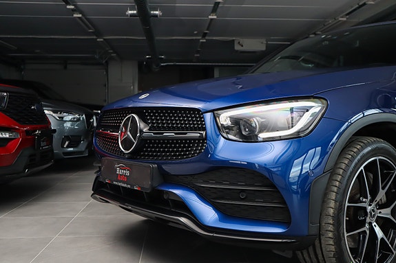 Mercedes-Benz GLC300 e 13 of 30
