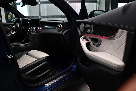 Mercedes-Benz GLC300 e 3 of 30