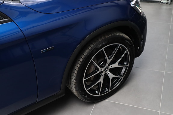 Mercedes-Benz GLC300 e 30 of 30