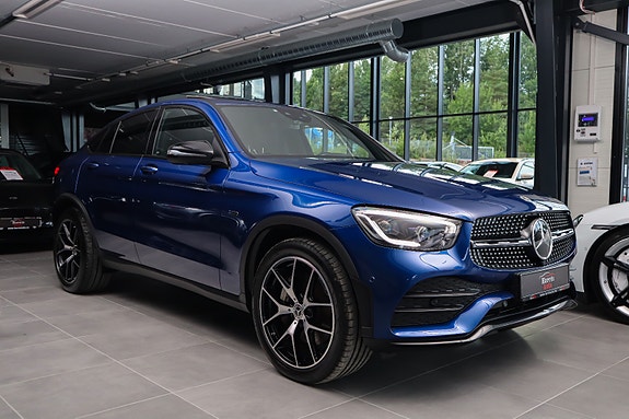 Mercedes-Benz GLC300 e 2 of 30
