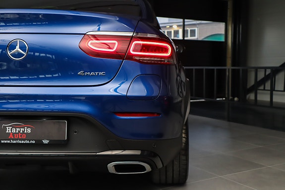 Mercedes-Benz GLC300 e 22 of 30