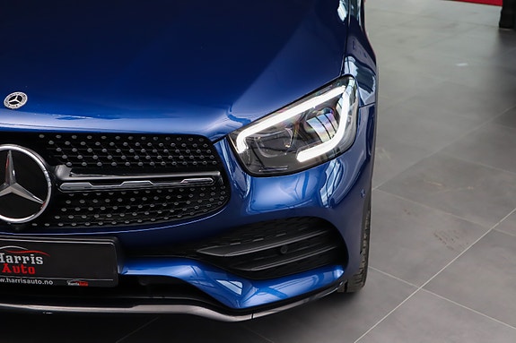Mercedes-Benz GLC300 e 12 of 30