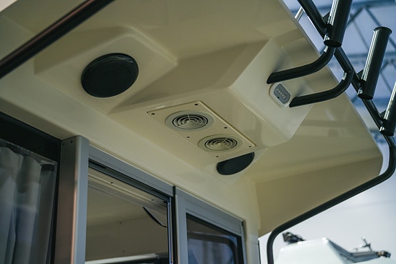 Quicksilver 625 Pilothouse m/Mercury F150 13 of 14