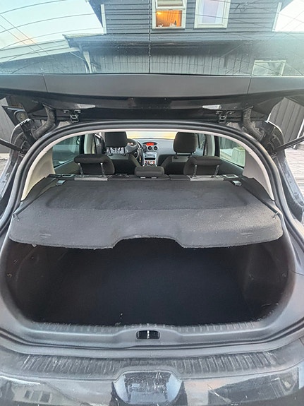 Peugeot 308 4 of 15