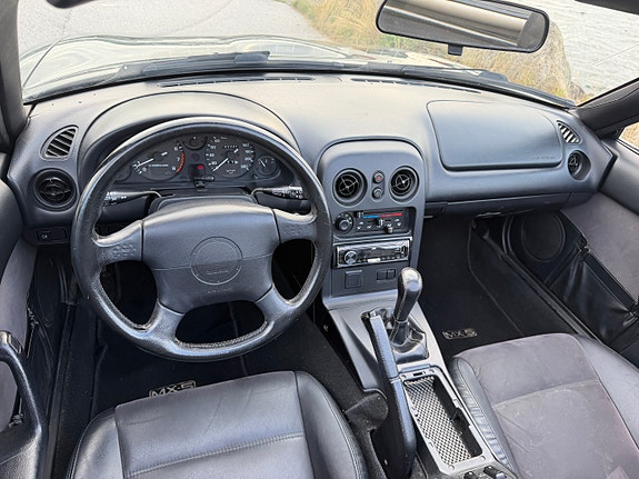 Mazda MX-5 11 of 18