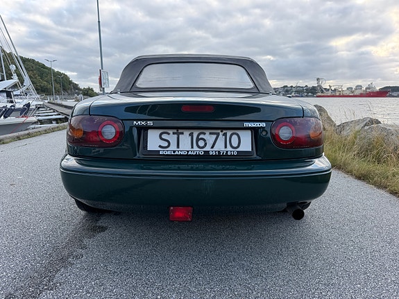 Mazda MX-5 4 of 18