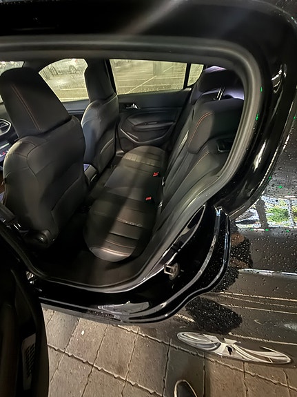 Peugeot 308 4 of 18