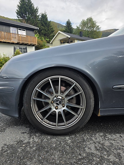 Mercedes-Benz E220 14 of 23