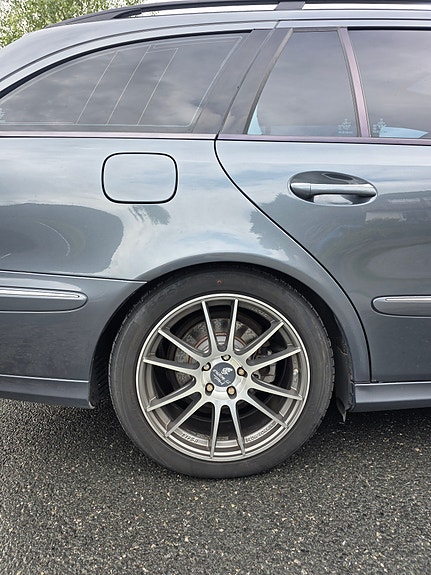 Mercedes-Benz E220 12 of 23