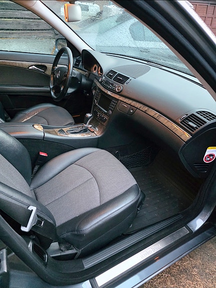 Mercedes-Benz E220 20 of 23