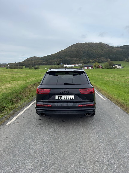 Audi Q7 6 of 21