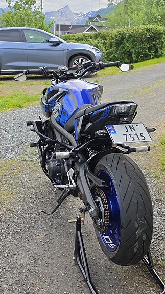 Yamaha MT-09 5 of 7
