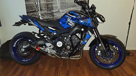 Yamaha MT-09 7 of 7