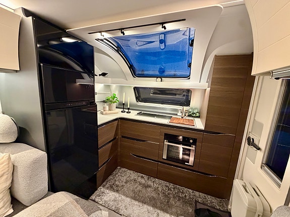 Bilde 16 av Adria Alpina 753hk.Aircondition.Kampa luft telt.