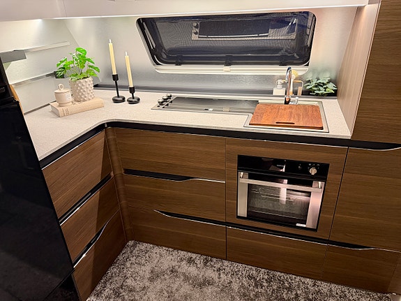 Bilde 19 av Adria Alpina 753hk.Aircondition.Kampa luft telt.