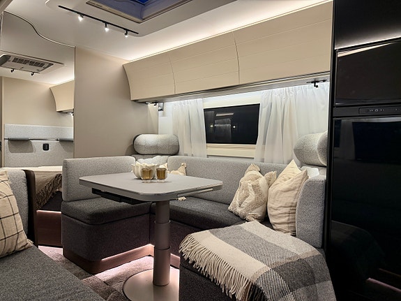 Bilde 24 av Adria Alpina 753hk.Aircondition.Kampa luft telt.