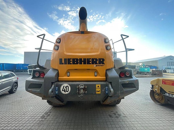 Liebherr L586XPower 4 of 10