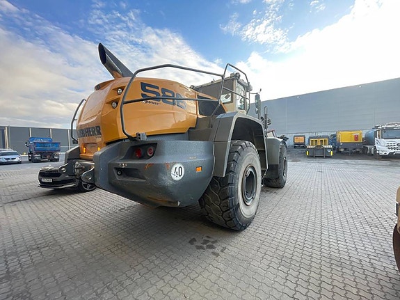 Liebherr L586XPower 5 of 10